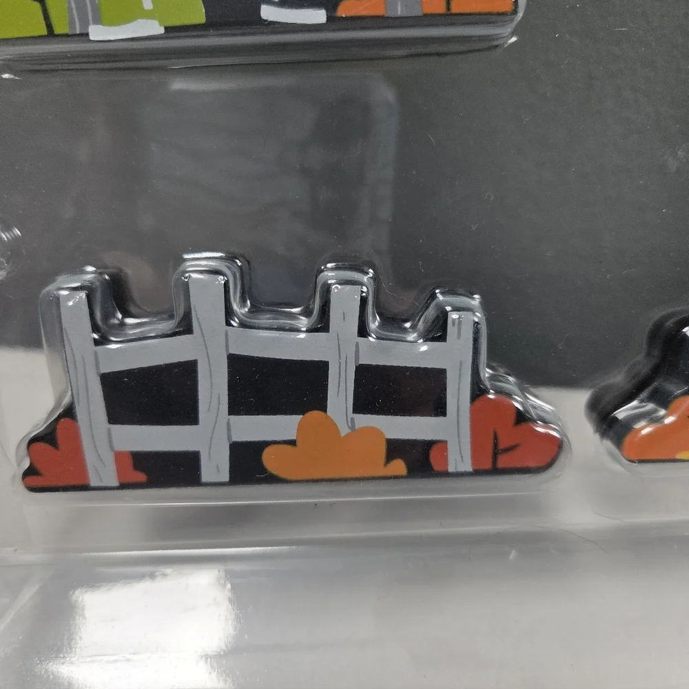 NEW Target Hyde and EEK! Mini Mantle Halloween Haunted House Decor